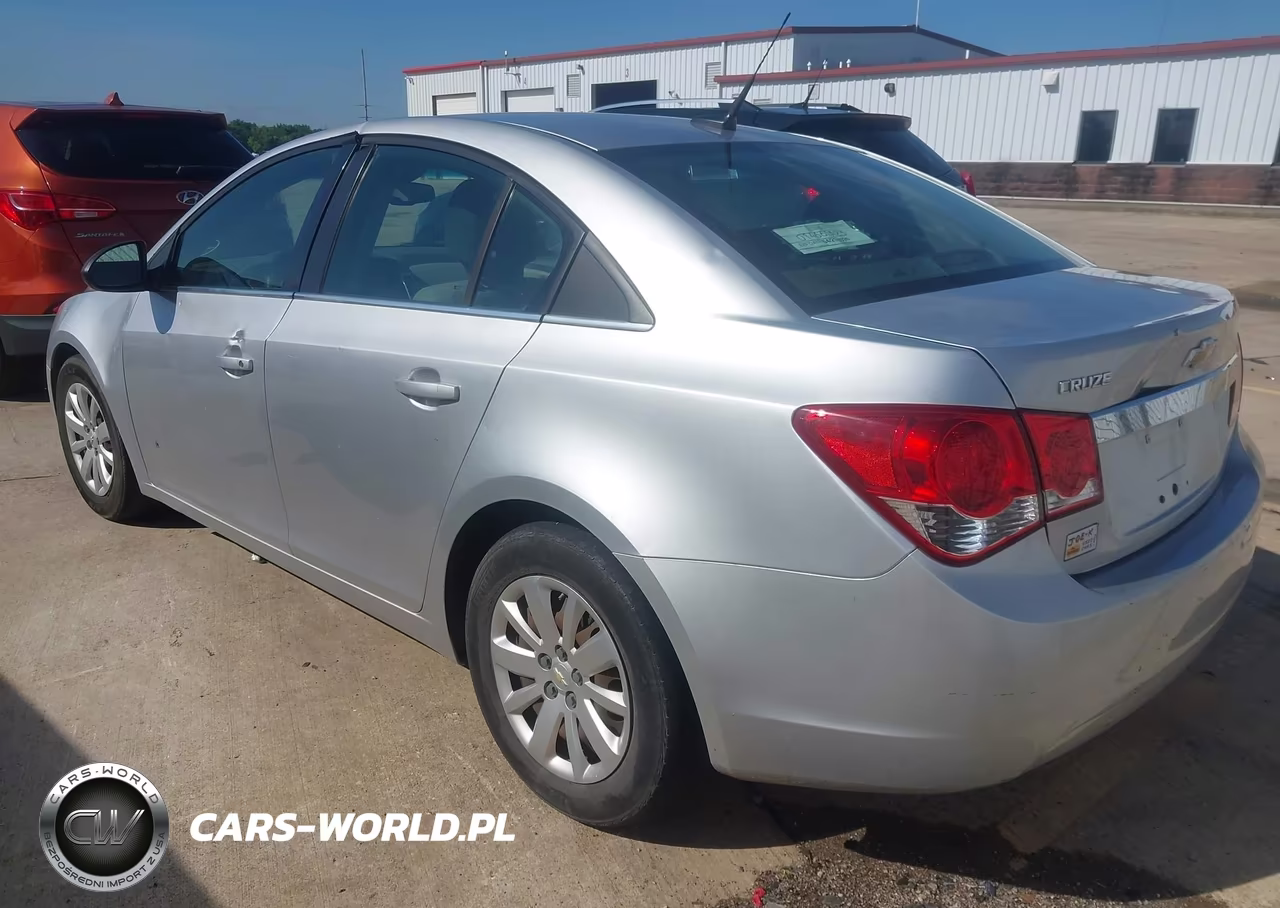 2011 Chevrolet Cruze Ls VIN:1G1PC5SH7B7257777 - 3