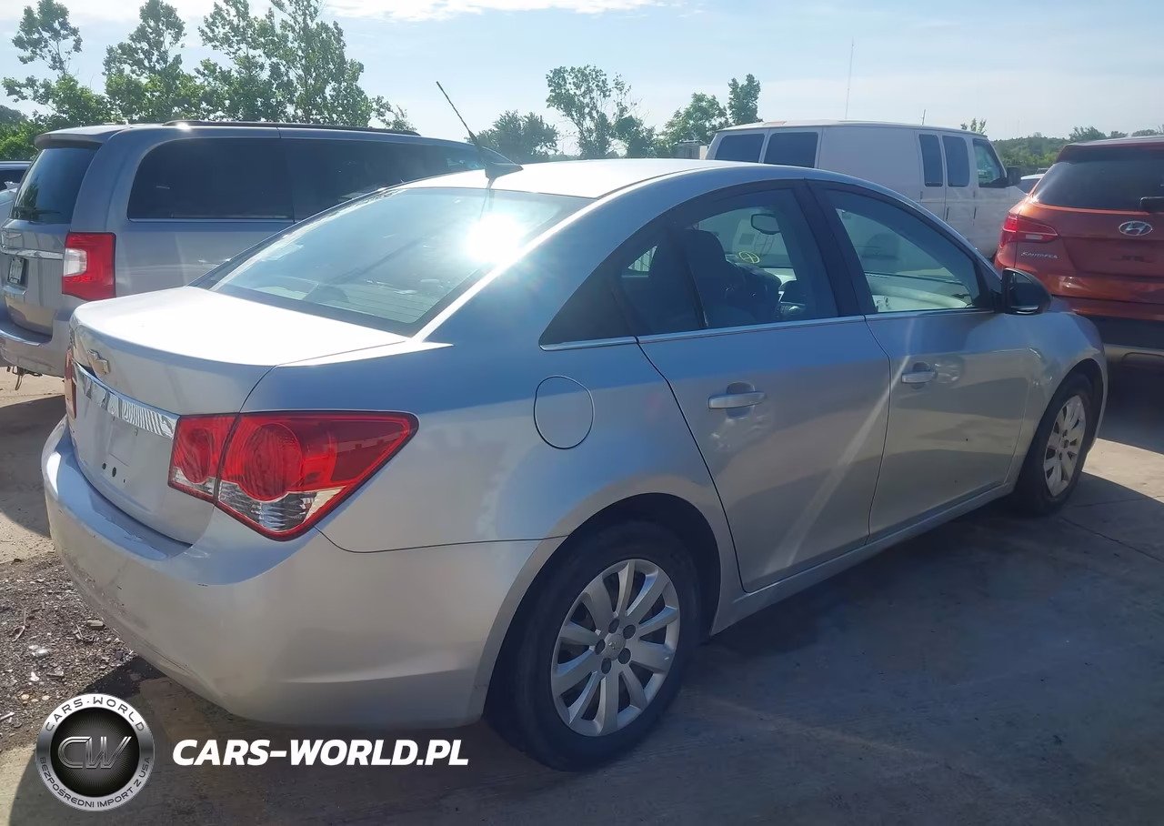 2011 Chevrolet Cruze Ls VIN:1G1PC5SH7B7257777 - 4