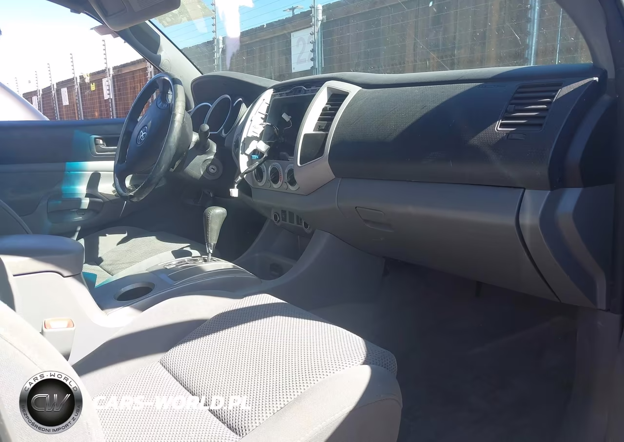 2009 Toyota Tacoma Base V6 VIN:3TMLU42N49M028282 - 5
