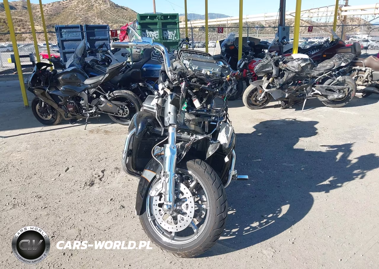 2016 Harley-Davidson Fltruse Cvo Road Glide VIN:1HD1TAN35GB962943 - 5