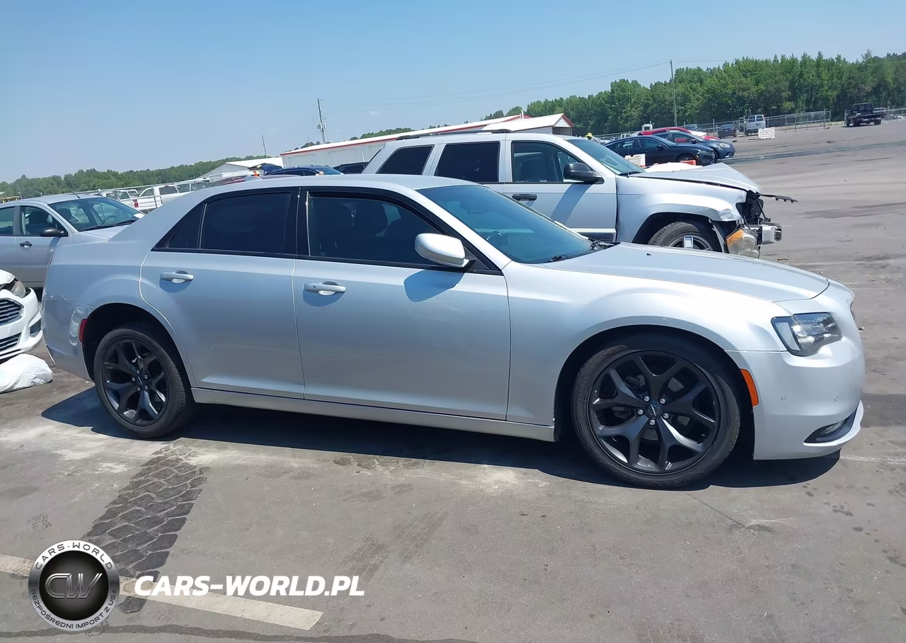 2021 Chrysler 300 300S VIN:2C3CCABGXMH629680 - 14
