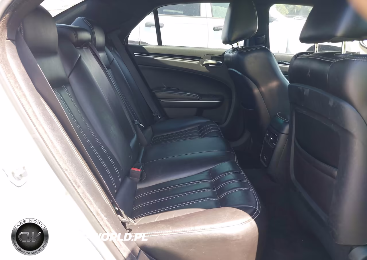 2021 Chrysler 300 300S VIN:2C3CCABGXMH629680 - 8
