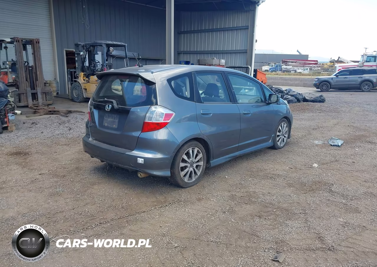 2012 Honda Fit Sport VIN:JHMGE8H55CC024519 - 4