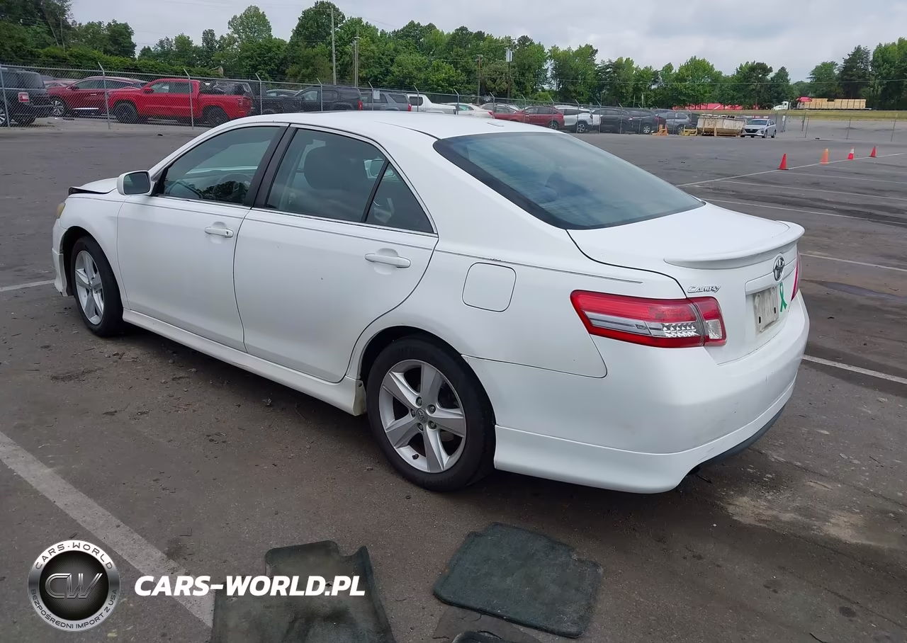 2010 Toyota Camry Se VIN:4T1BF3EK8AU556386 - 3