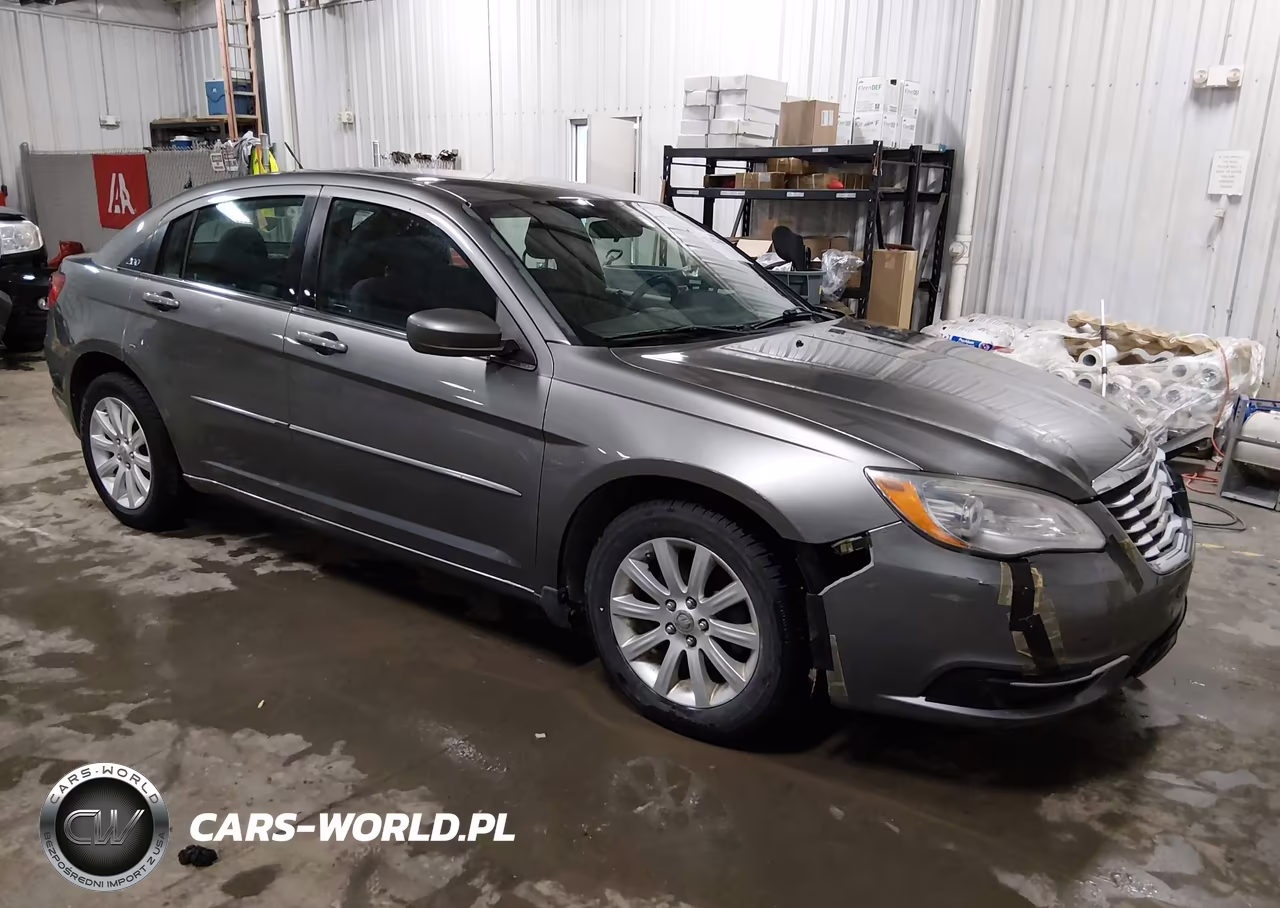 2013 Chrysler 200 Touring – zdjęcie 1 z 17