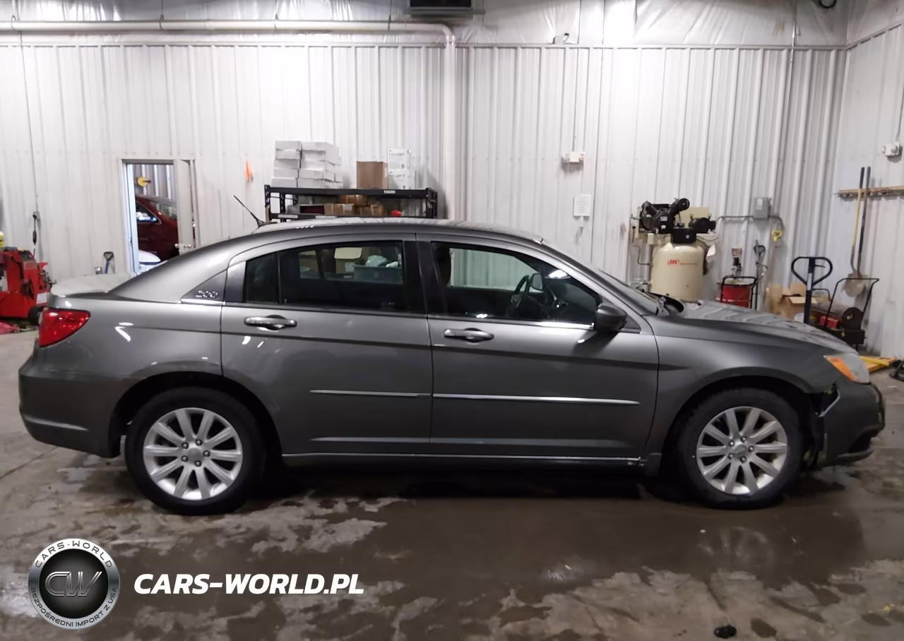 2013 Chrysler 200 Touring VIN:1C3CCBBGXDN755504 - 13