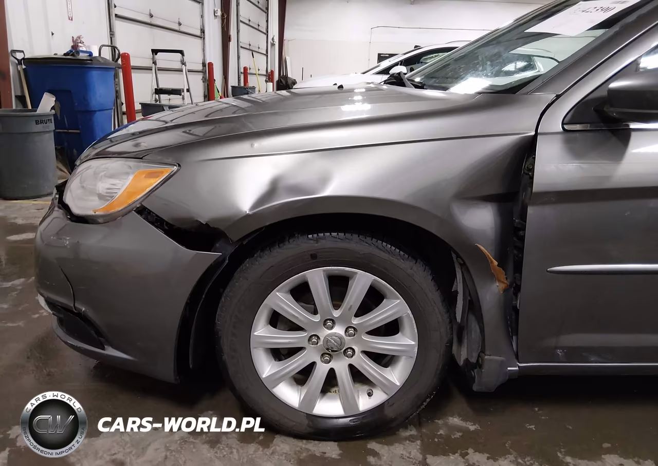 2013 Chrysler 200 Touring VIN:1C3CCBBGXDN755504 - 6