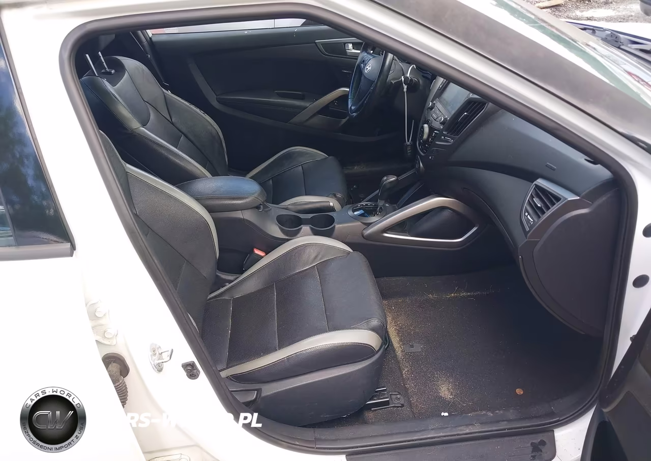 2016 Hyundai Veloster Turbo VIN:KMHTC6AE2GU279452 - 5