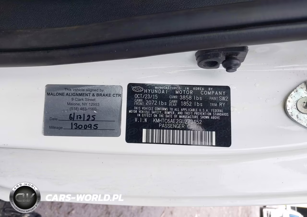 2016 Hyundai Veloster Turbo VIN:KMHTC6AE2GU279452 - 9