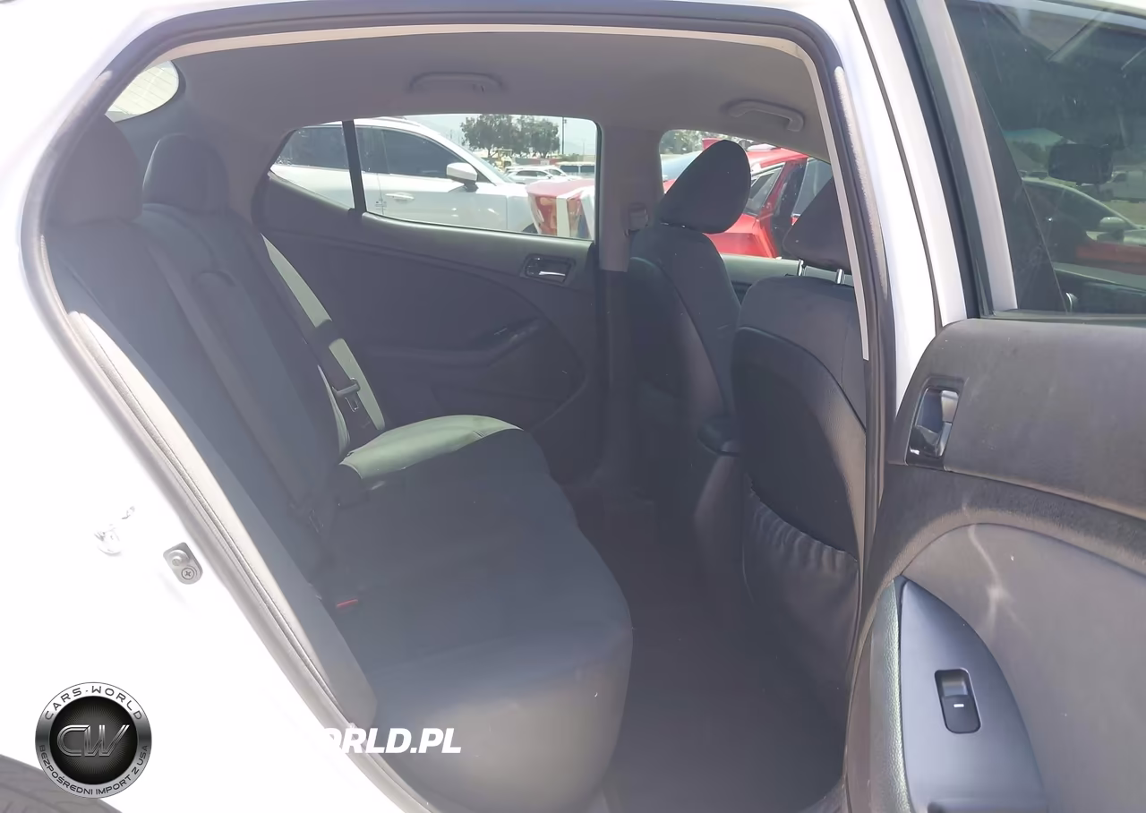 2015 Kia Optima Lx VIN:5XXGM4A72FG408920 - 8