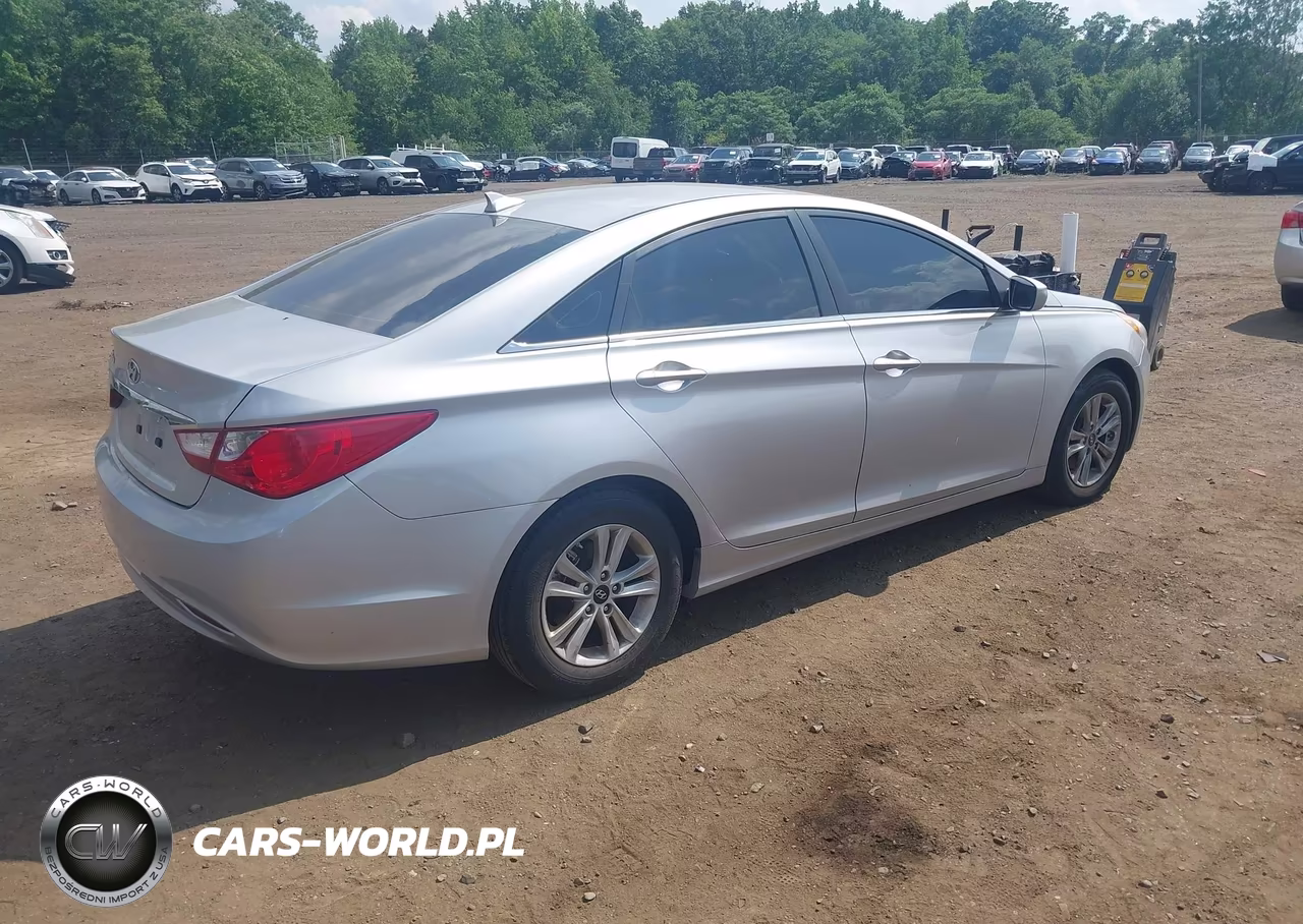2013 Hyundai Sonata Gls VIN:5NPEB4AC7DH708206 - 4