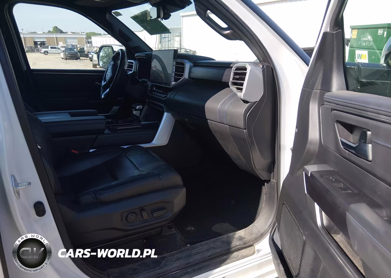 2023 Toyota Sequoia Platinum VIN:7SVAAABA4PX005156 - 5
