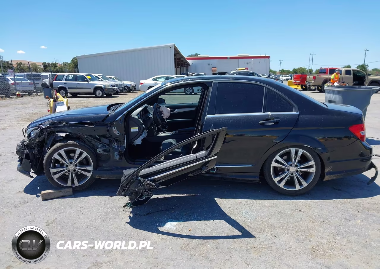 2013 Mercedes-Benz C 250 Sport VIN:WDDGF4HB2DR290601 - 17