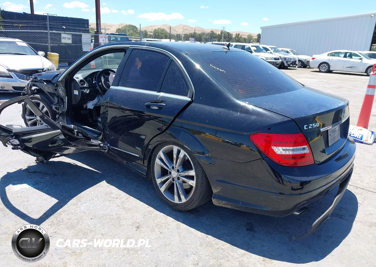 2013 Mercedes-Benz C 250 Sport VIN:WDDGF4HB2DR290601 - 3