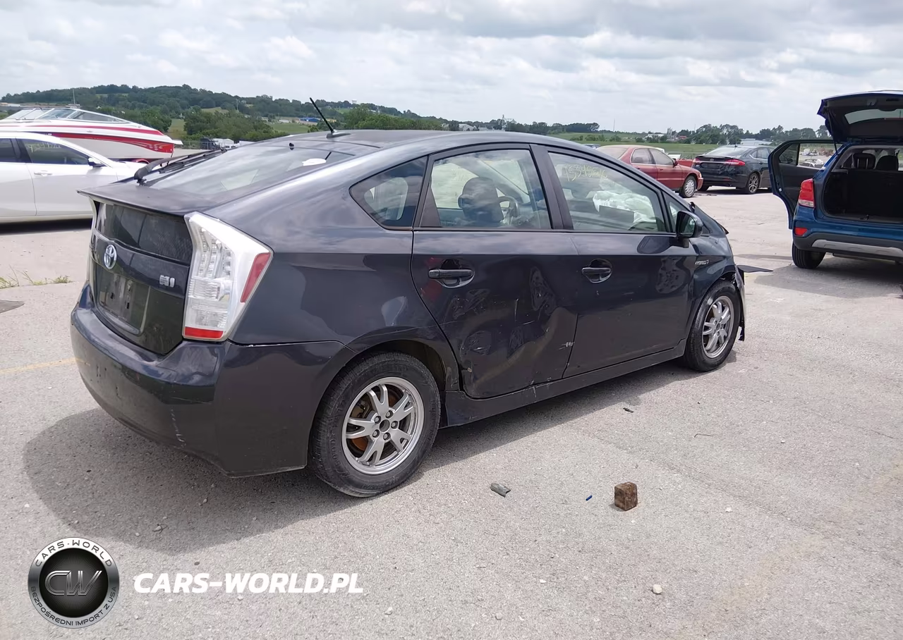 2011 Toyota Prius Two VIN:JTDKN3DUXB5308579 - 4