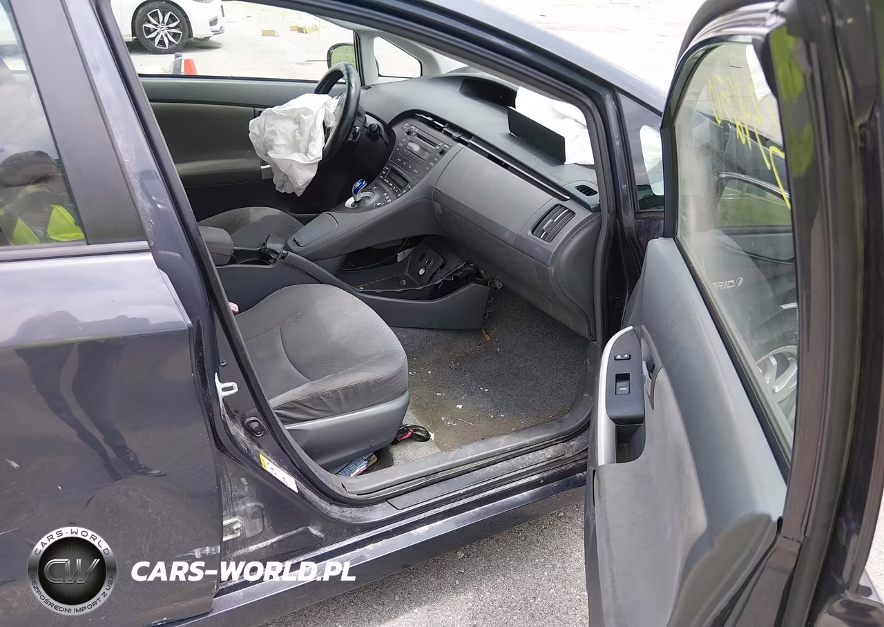 2011 Toyota Prius Two VIN:JTDKN3DUXB5308579 - 5