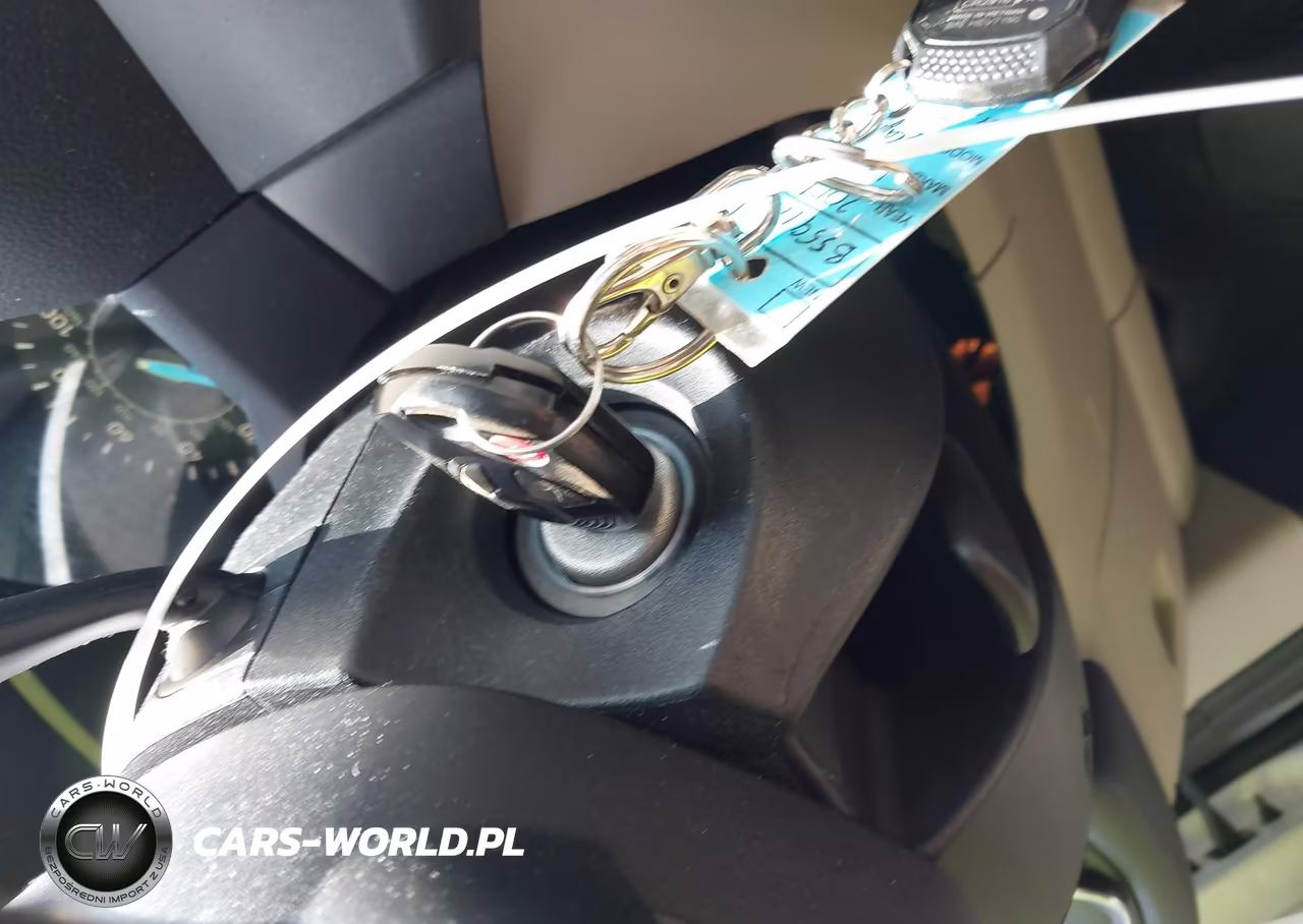 2017 Ford Escape Se VIN:1FMCU9G9XHUB55911 - 11