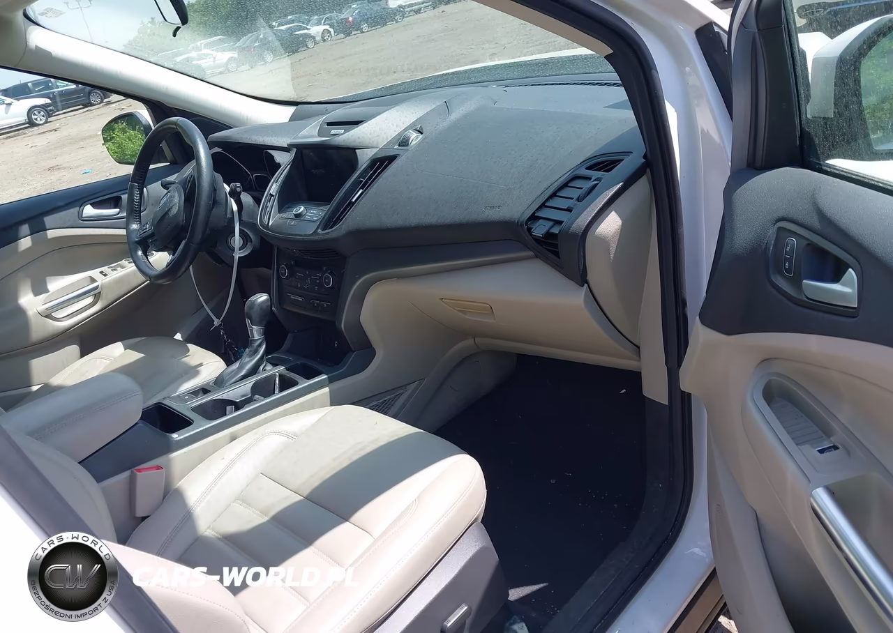 2017 Ford Escape Se VIN:1FMCU9G9XHUB55911 - 5