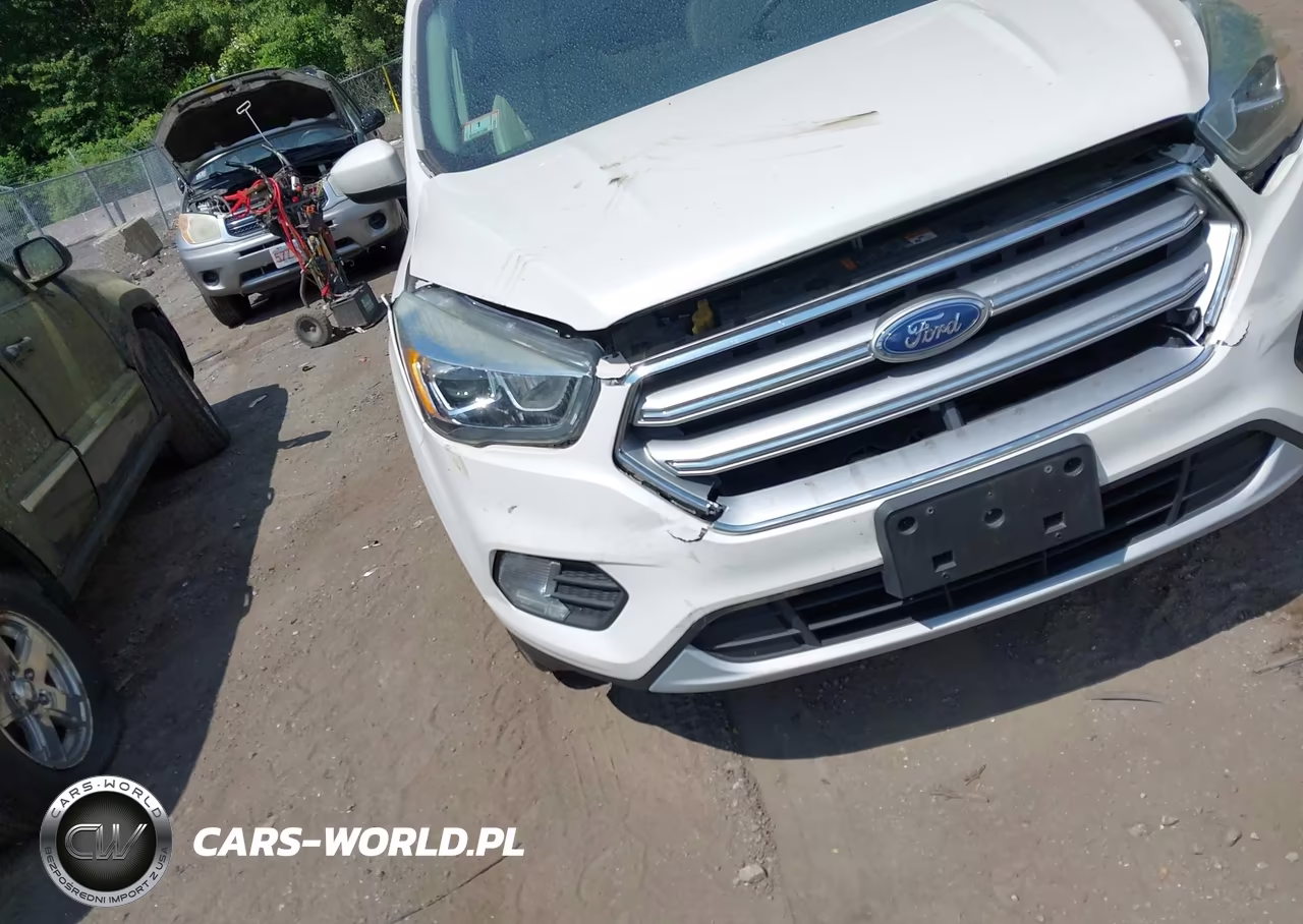 2017 Ford Escape Se VIN:1FMCU9G9XHUB55911 - 6