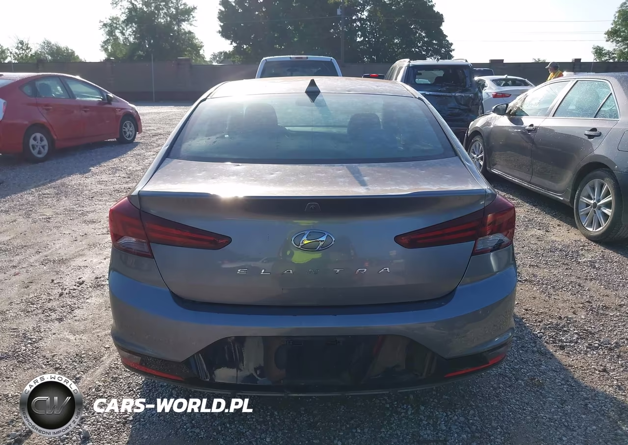 2019 Hyundai Elantra Sel VIN:5NPD84LF1KH429462 - 17