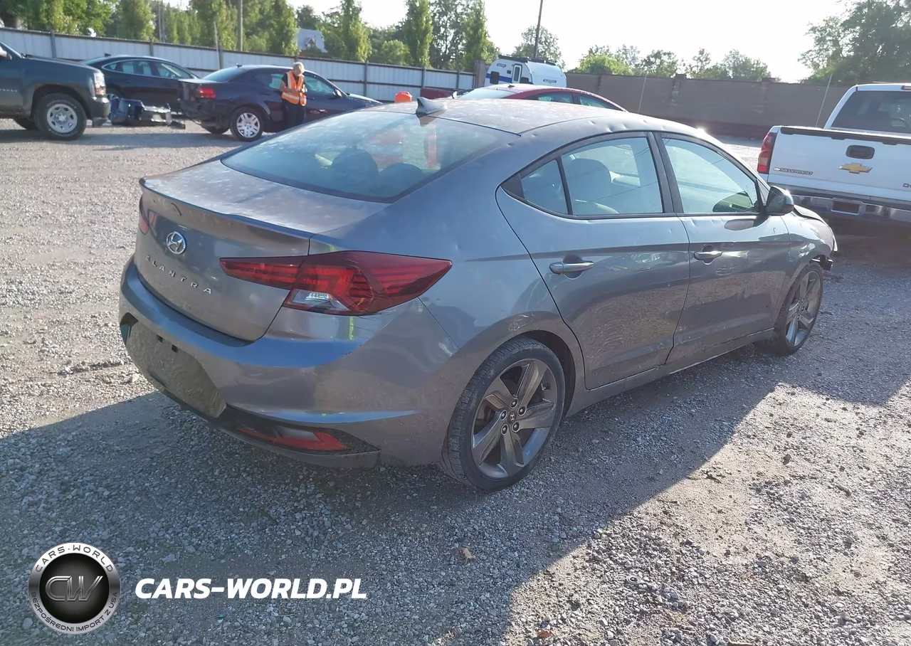 2019 Hyundai Elantra Sel VIN:5NPD84LF1KH429462 - 4