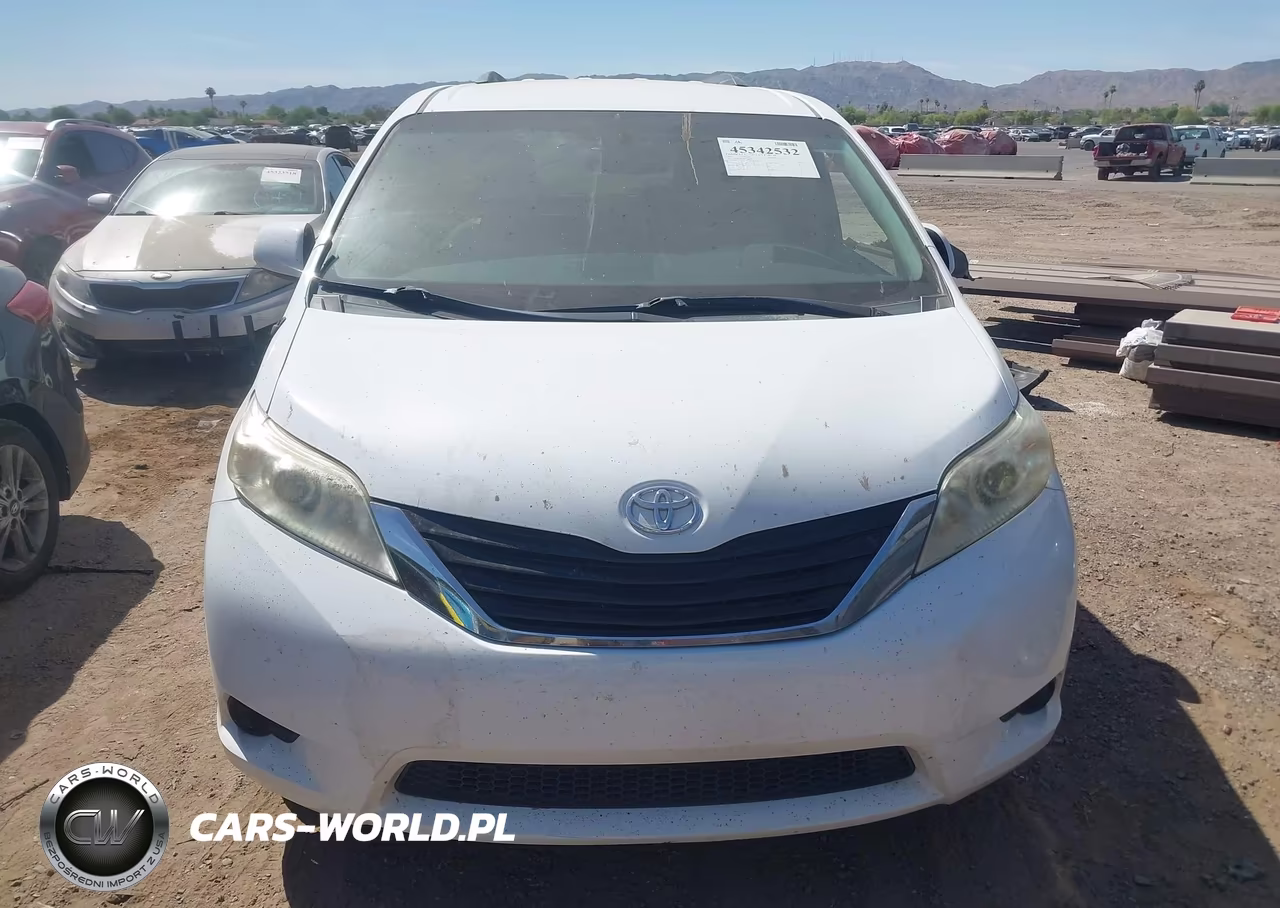 2011 Toyota Sienna Le V6 VIN:5TDKK3DC7BS052105 - 12