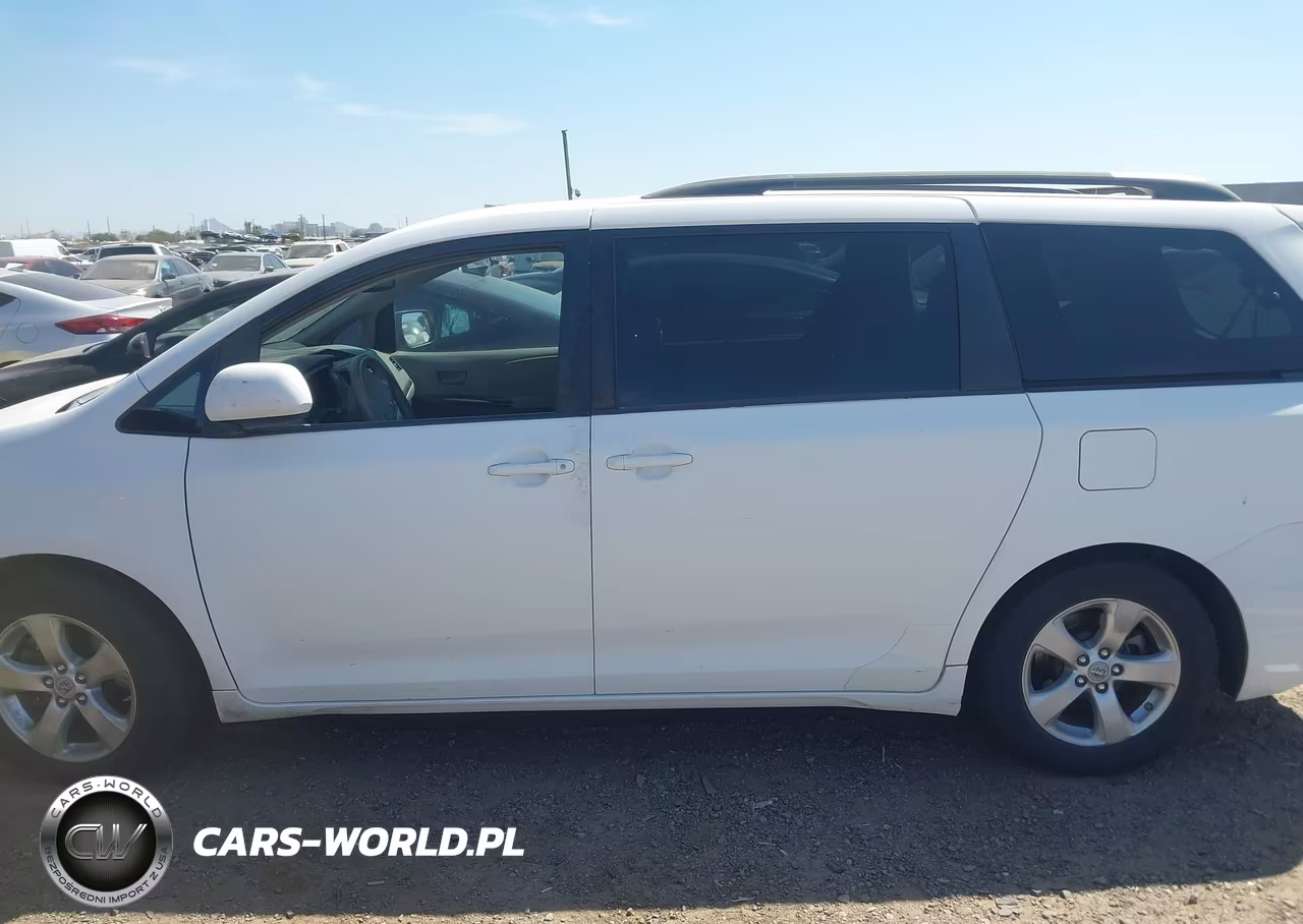 2011 Toyota Sienna Le V6 VIN:5TDKK3DC7BS052105 - 14