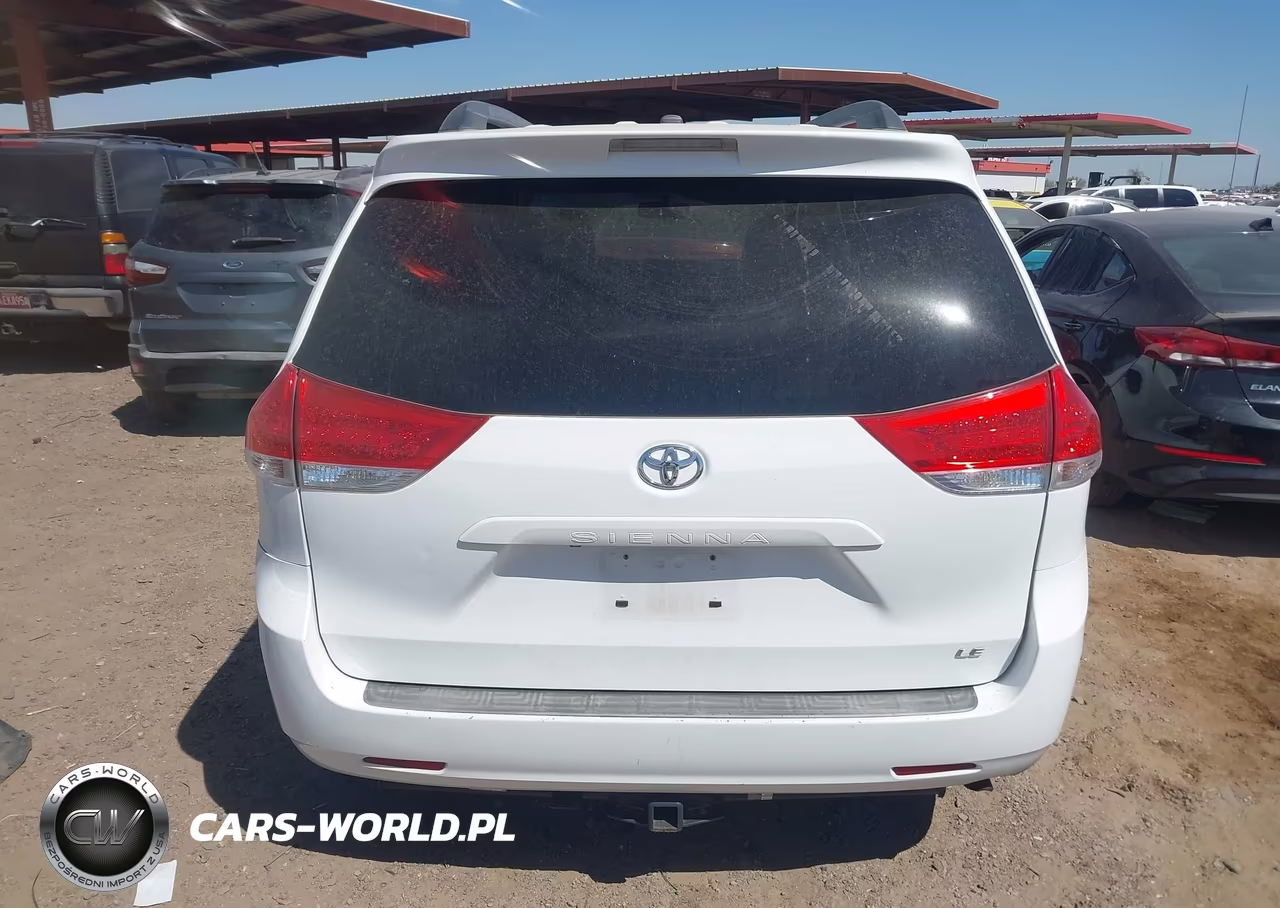 2011 Toyota Sienna Le V6 VIN:5TDKK3DC7BS052105 - 16