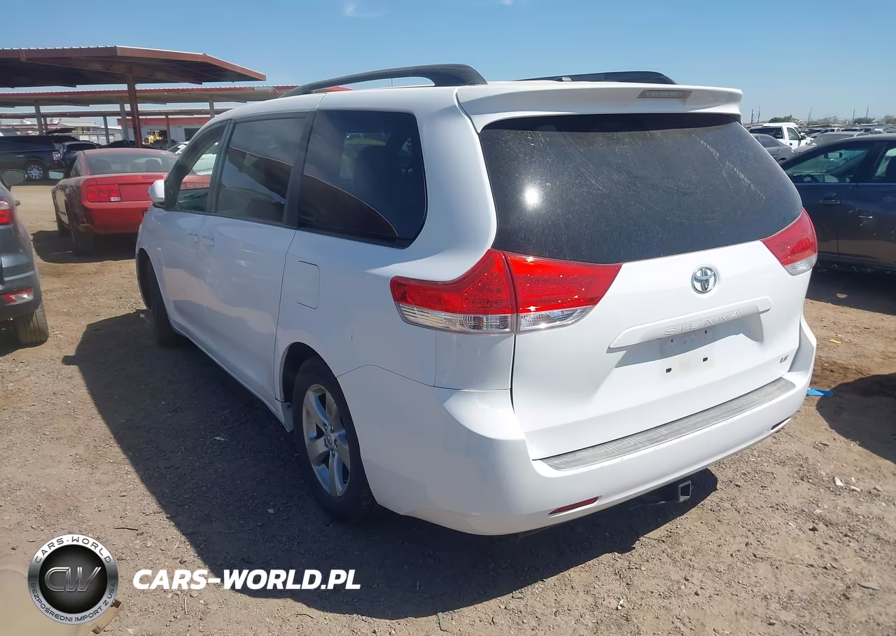 2011 Toyota Sienna Le V6 VIN:5TDKK3DC7BS052105 - 3