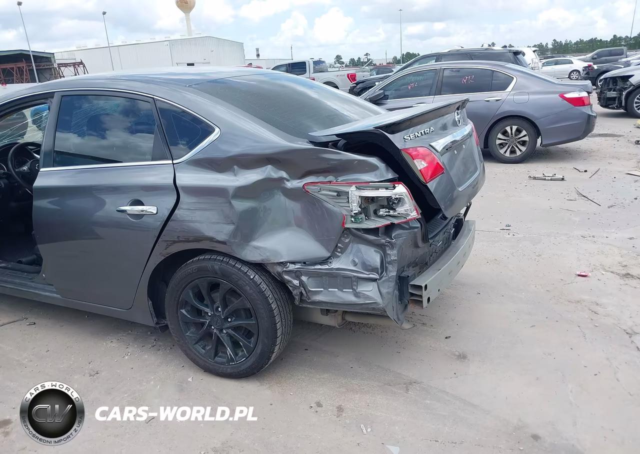 2018 Nissan Sentra S VIN:3N1AB7AP4JY340894 - 12
