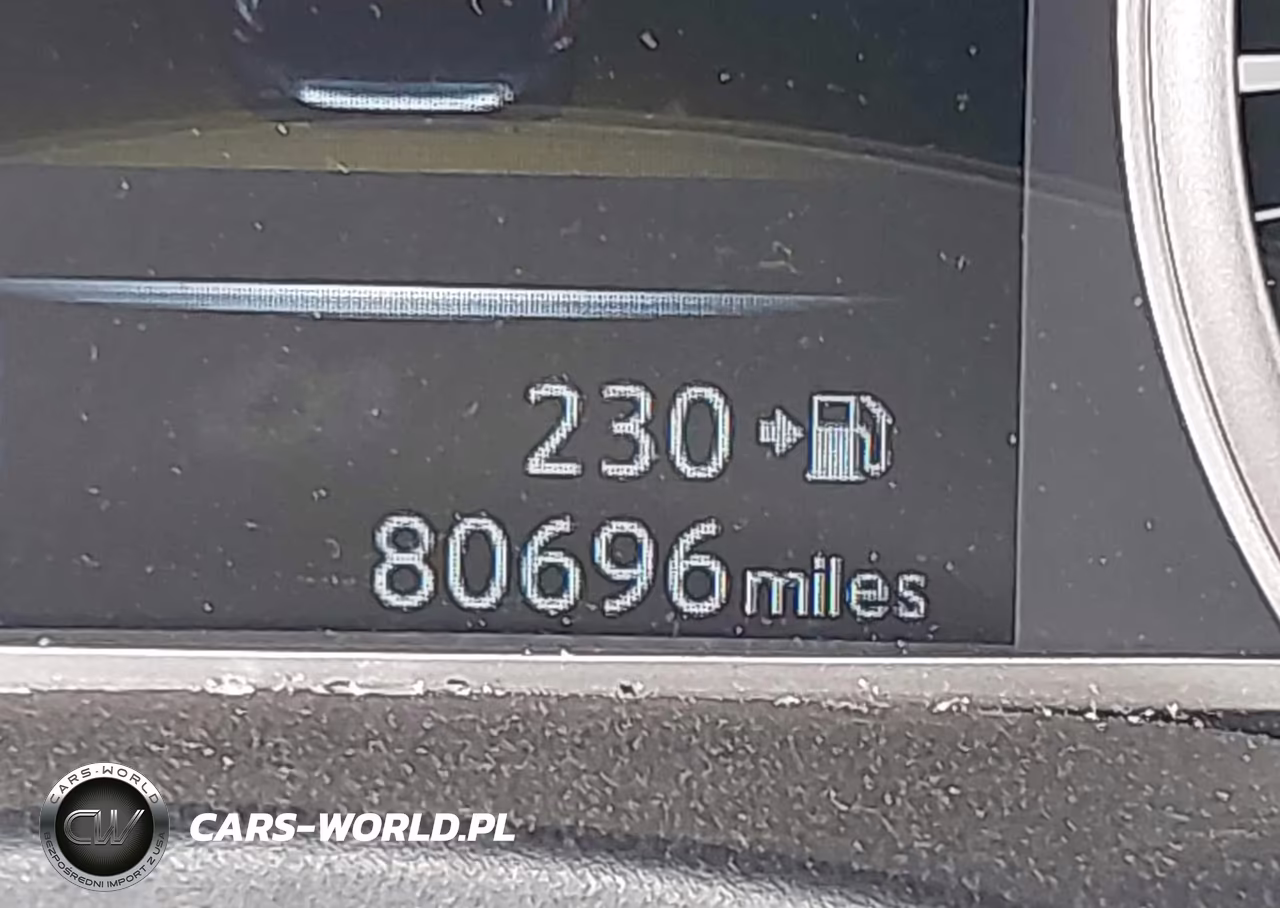 2018 Nissan Sentra S VIN:3N1AB7AP4JY340894 - 16