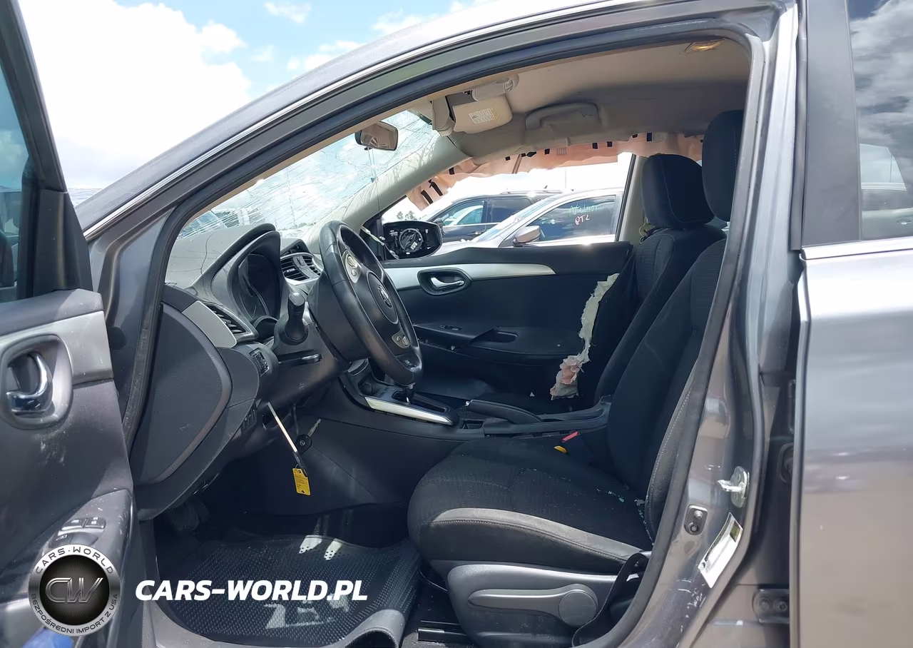 2018 Nissan Sentra S VIN:3N1AB7AP4JY340894 - 5