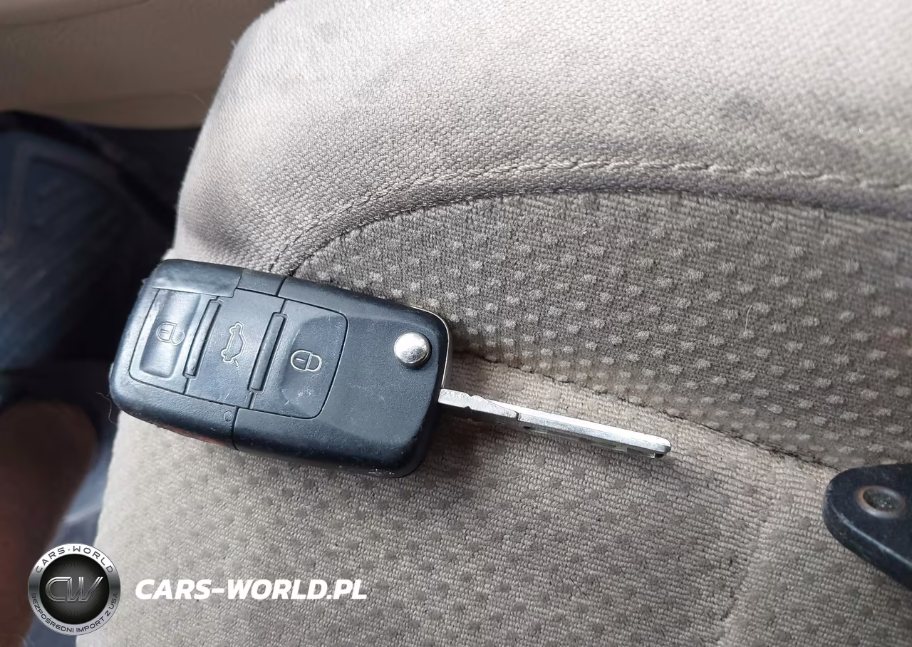 2006 Volkswagen Rabbit 4-Door VIN:WVWDR71KX6W201880 - 11