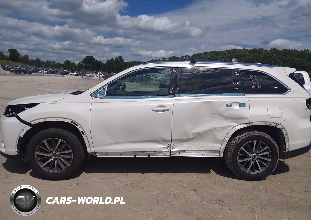 2018 Toyota Highlander Xle VIN:5TDKZRFH9JS534483 - 15