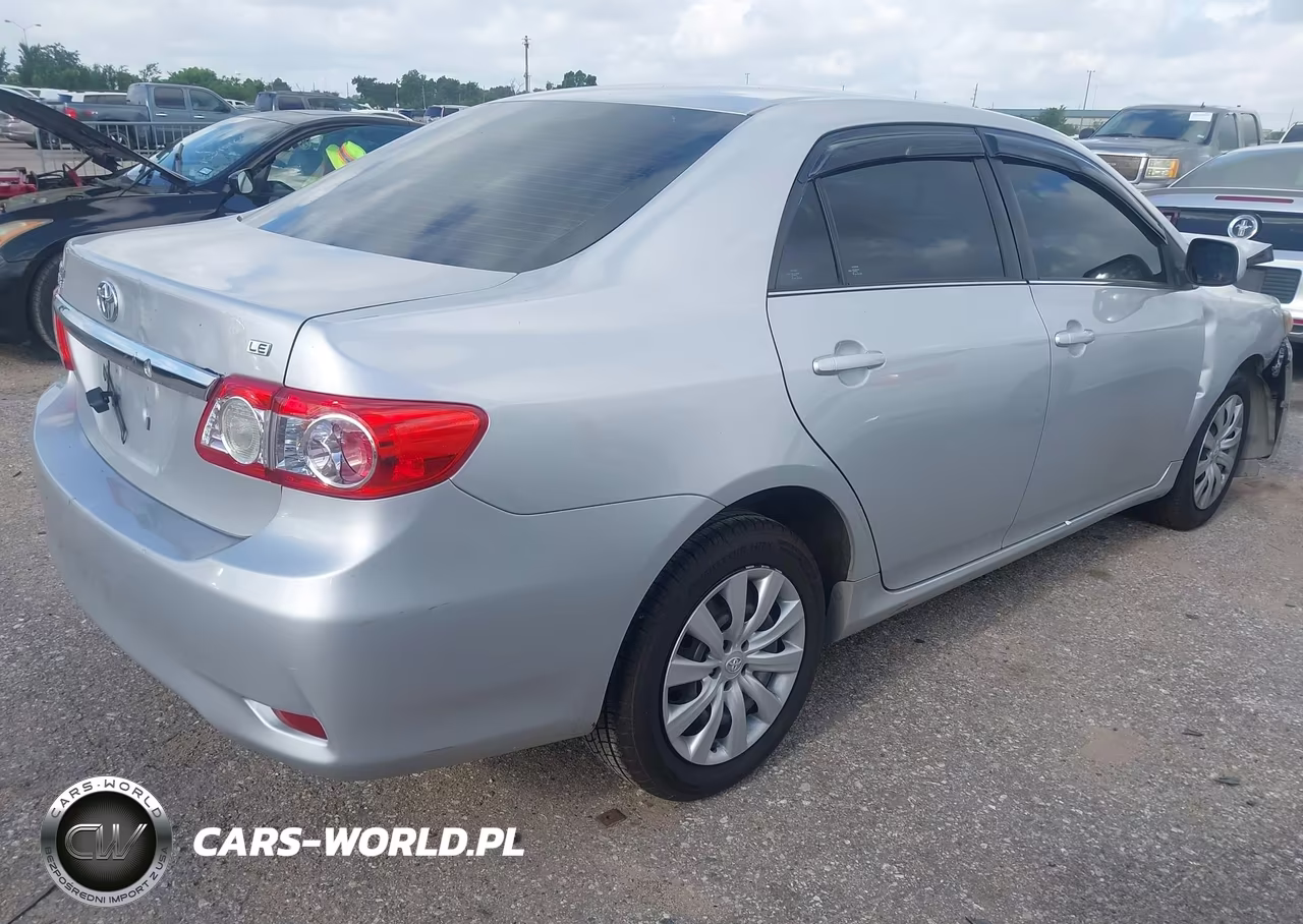 2013 Toyota Corolla Le VIN:5YFBU4EE8DP183880 - 4