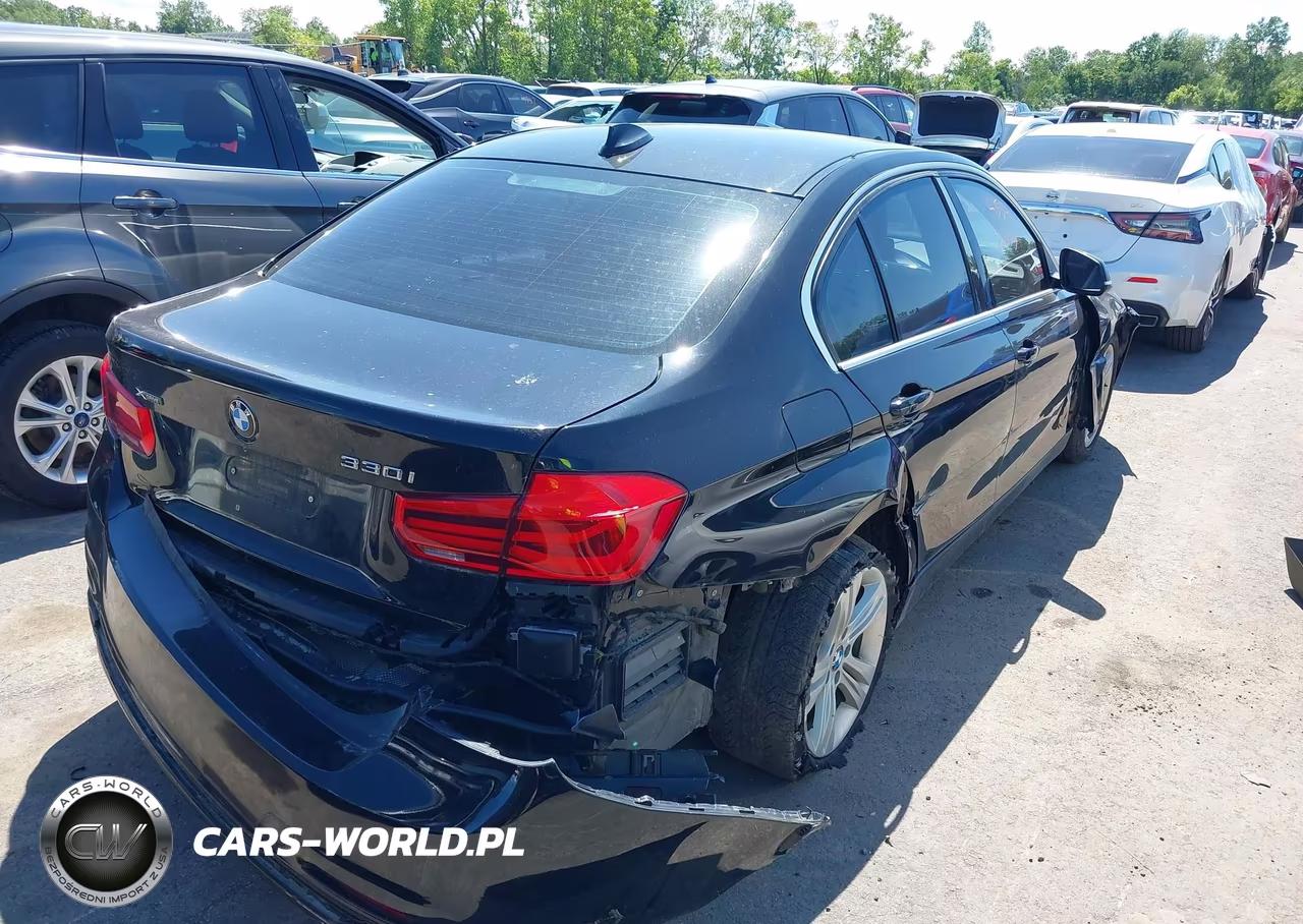 2018 BMW 330I xDrive VIN:WBA8D9G56JNU68670 - 4