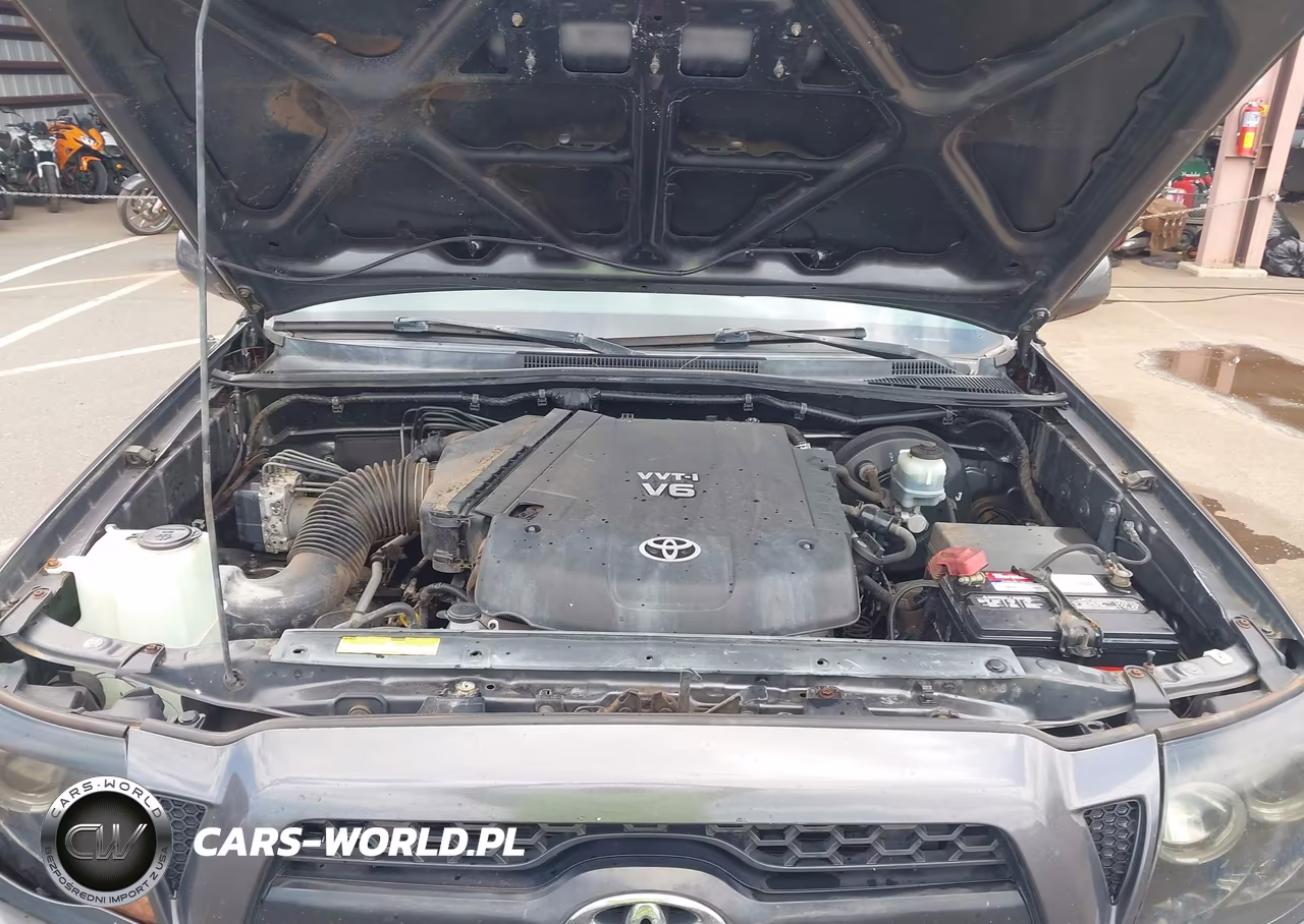 2011 Toyota Tacoma Prerunner V6 VIN:3TMJU4GN1BM117572 - 10