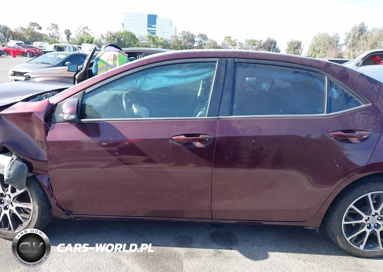 2017 Toyota Corolla Se Special Edition VIN:5YFBURHE3HP607416 - 13