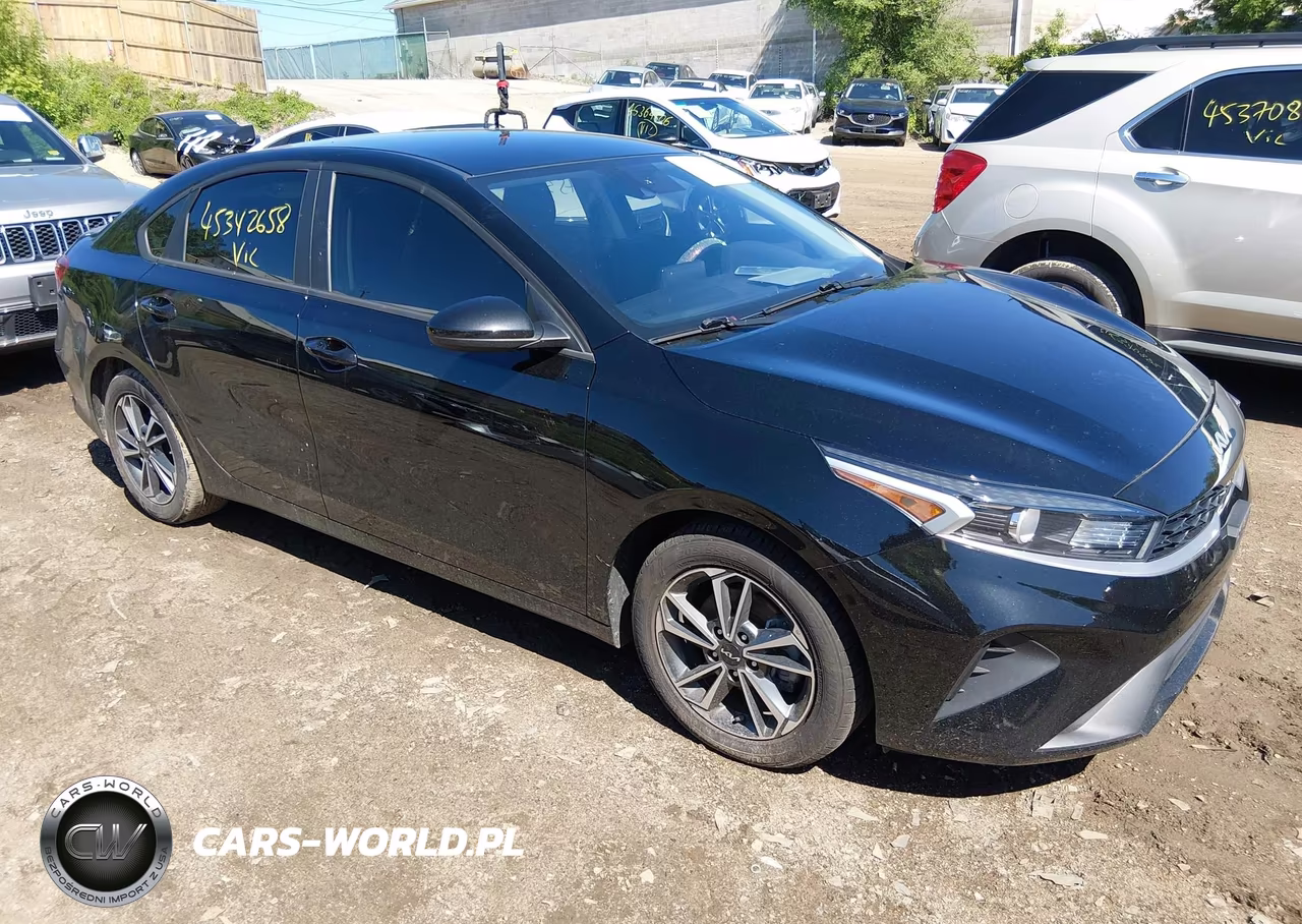 2023 Kia Forte Lxs – zdjęcie 1 z 16
