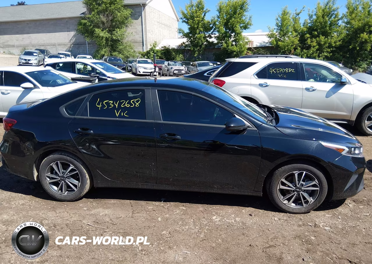 2023 Kia Forte Lxs VIN:3KPF24AD3PE588507 - 13