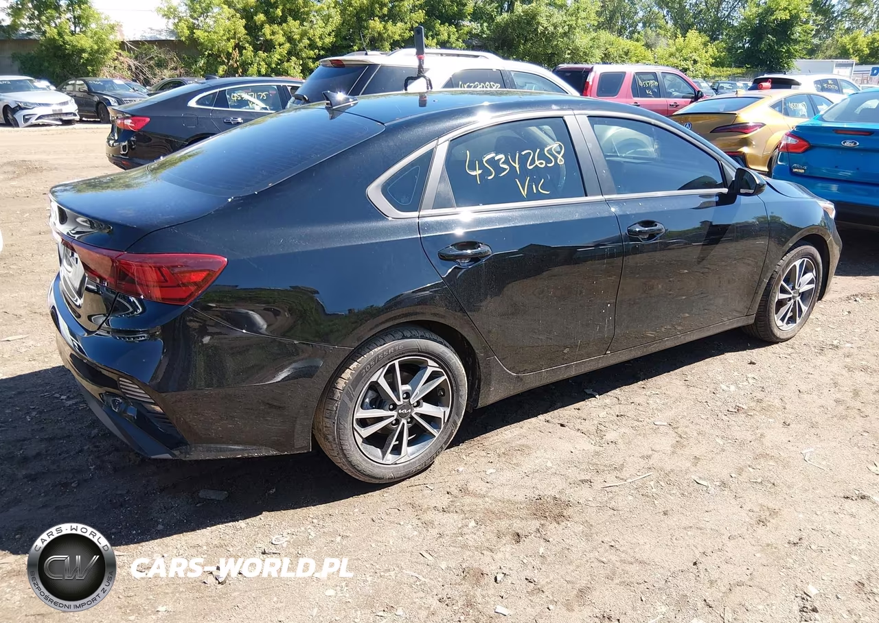 2023 Kia Forte Lxs VIN:3KPF24AD3PE588507 - 4