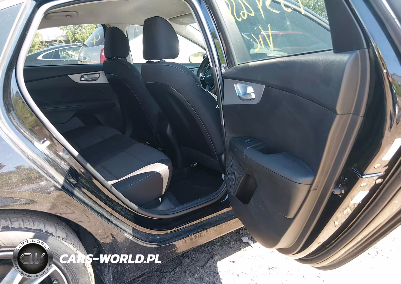 2023 Kia Forte Lxs VIN:3KPF24AD3PE588507 - 8