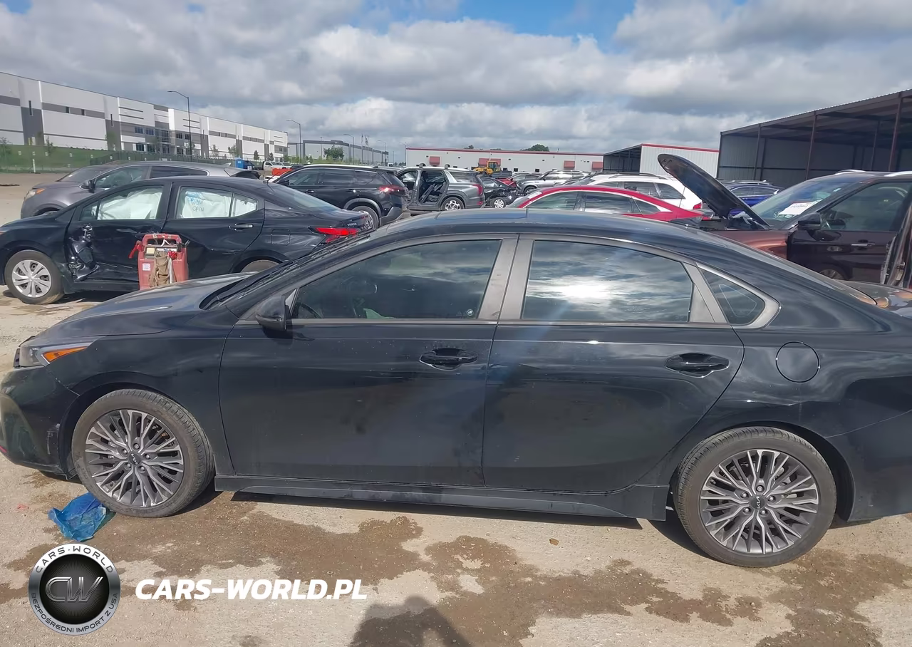 2024 Kia Forte Gt-Line VIN:3KPF54AD9RE796109 - 14