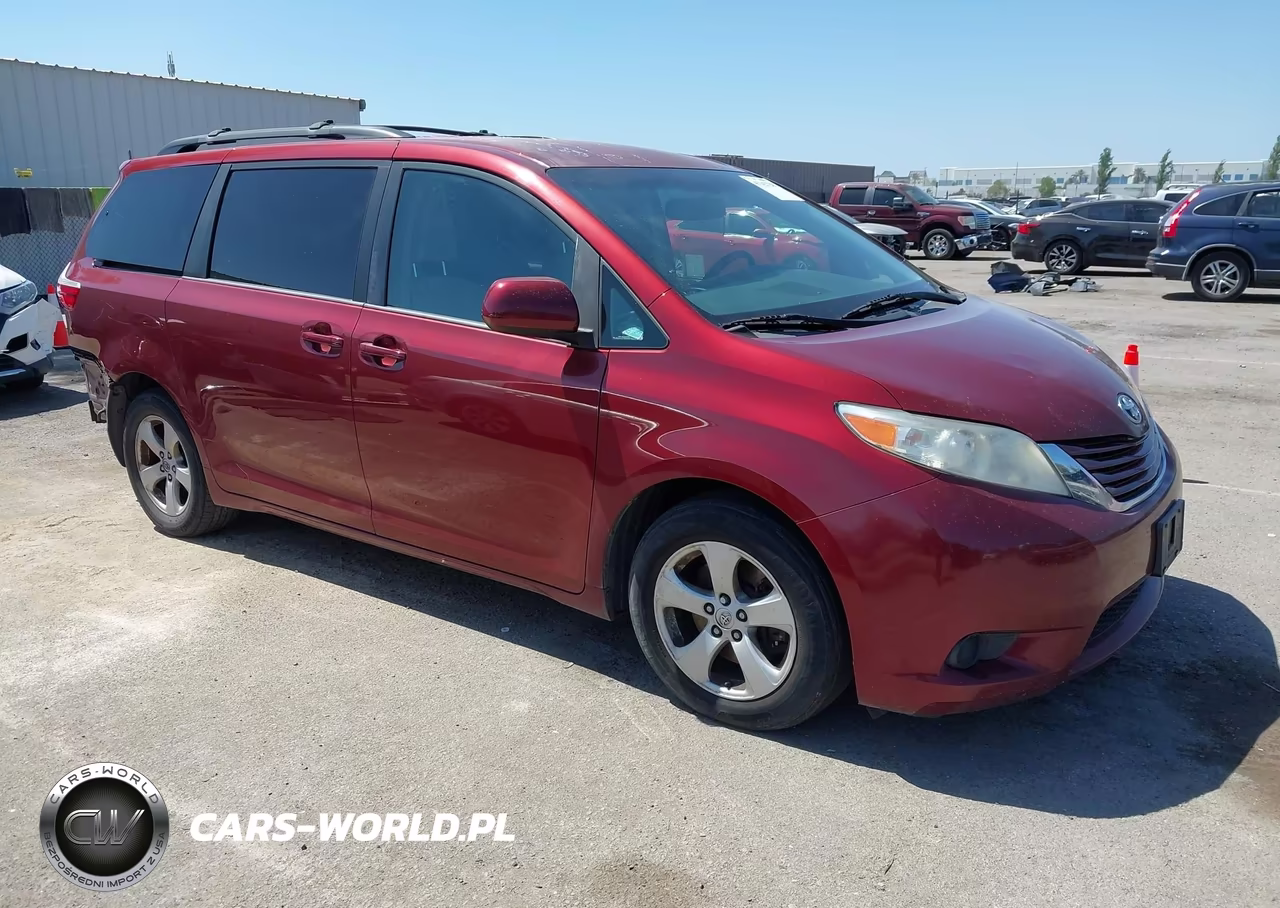 2017 Toyota Sienna Le 8 Passenger