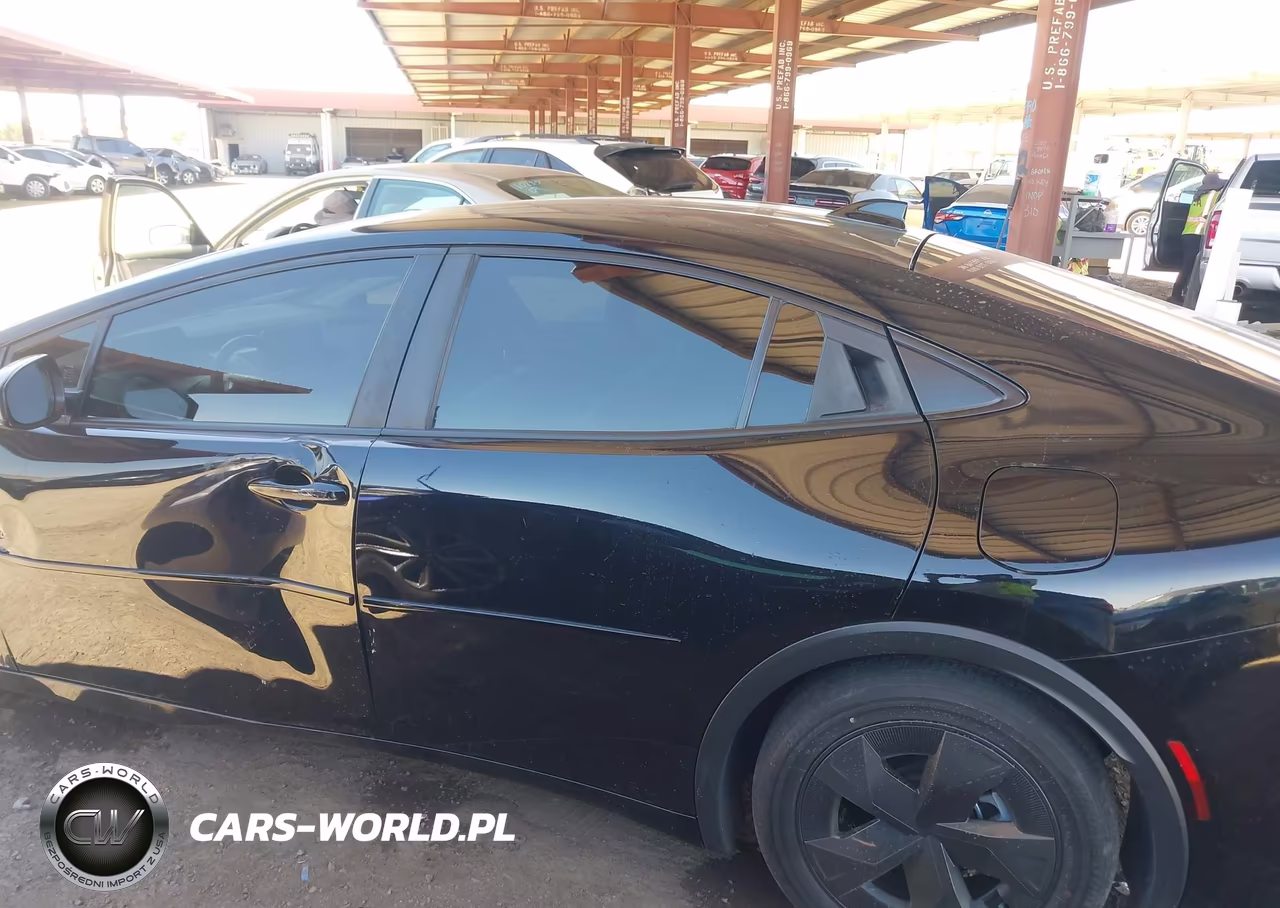 2024 Toyota Prius Le VIN:JTDACAAU4R3044503 - 14