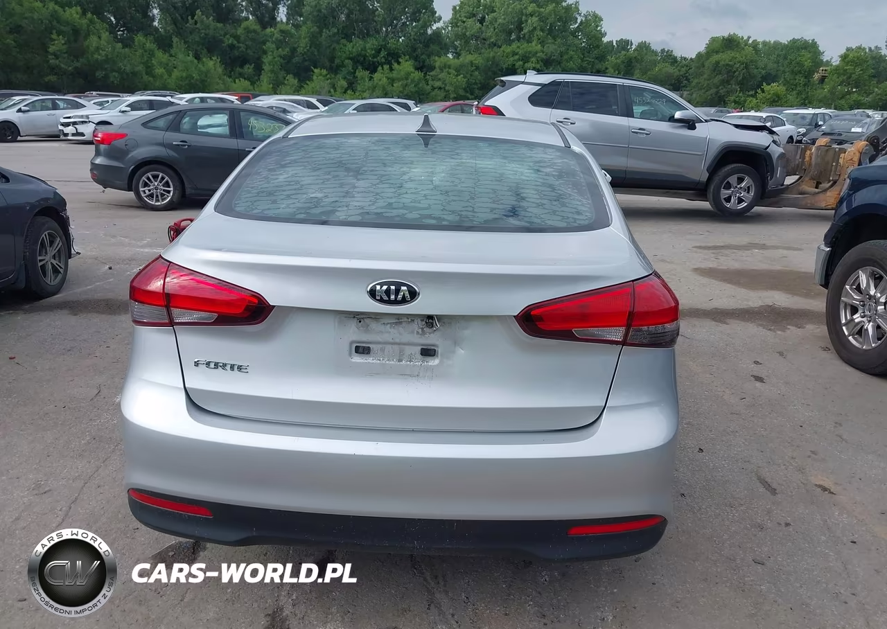 2018 Kia Forte Lx VIN:3KPFK4A76JE219223 - 16