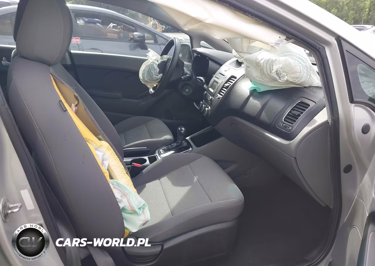 2018 Kia Forte Lx VIN:3KPFK4A76JE219223 - 5