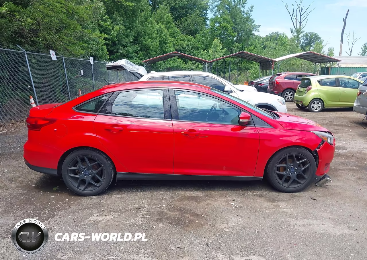 2016 Ford Focus Se VIN:1FADP3F23GL219802 - 12