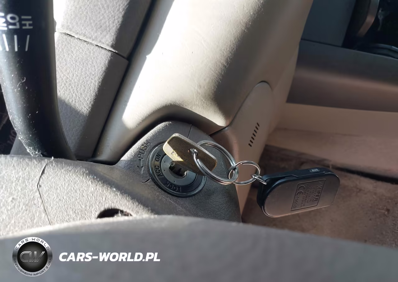 2005 Toyota Camry Le VIN:4T1BE32K05U390958 - 11