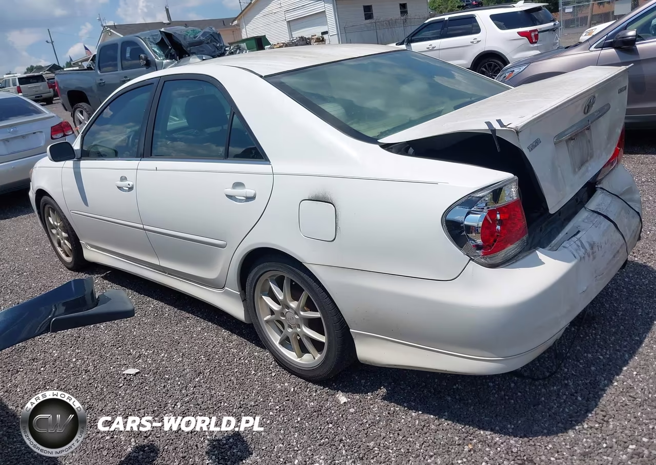2005 Toyota Camry Le VIN:4T1BE32K05U390958 - 3